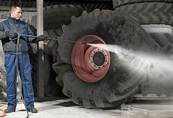 Equipment & vehicle cleaning