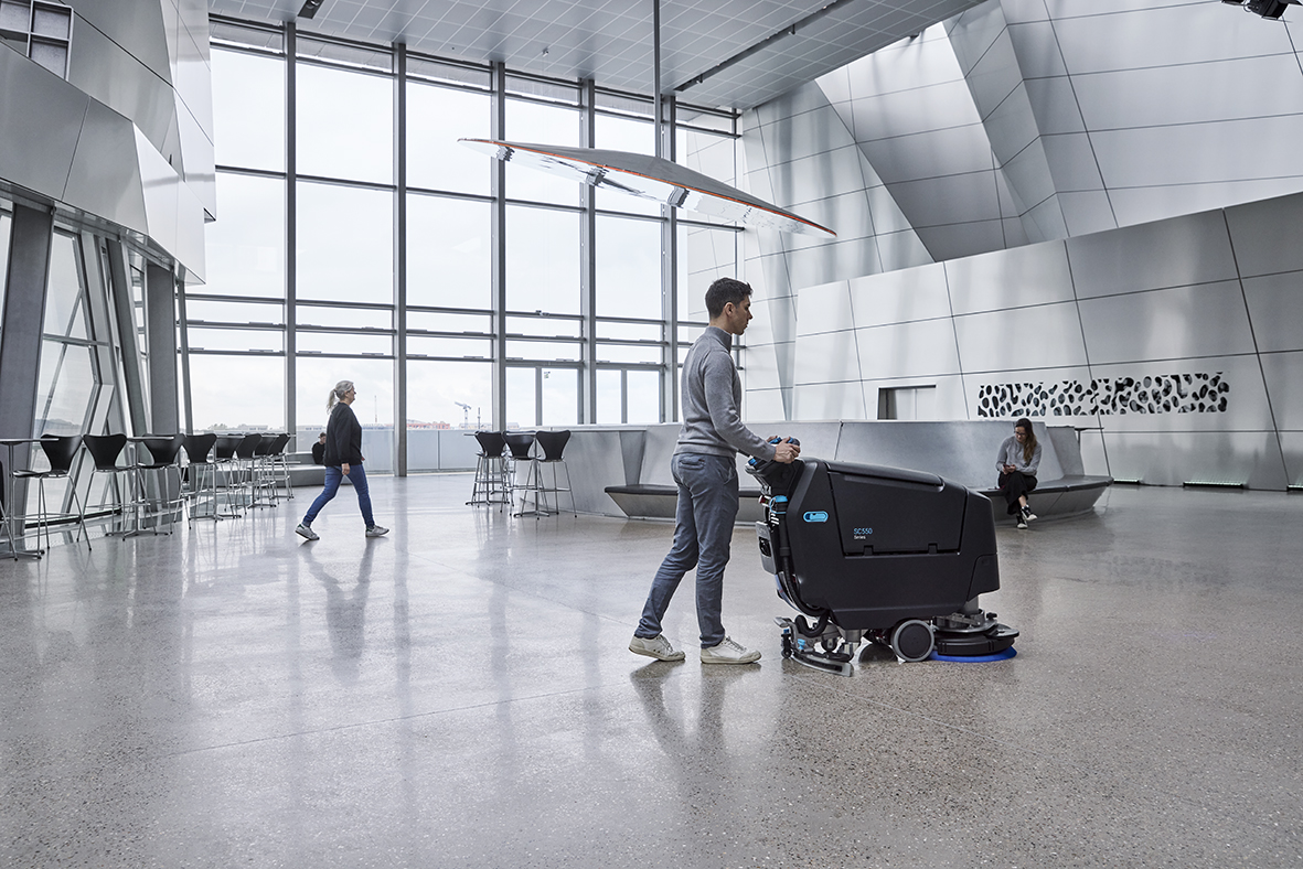 Floor cleaning equipment