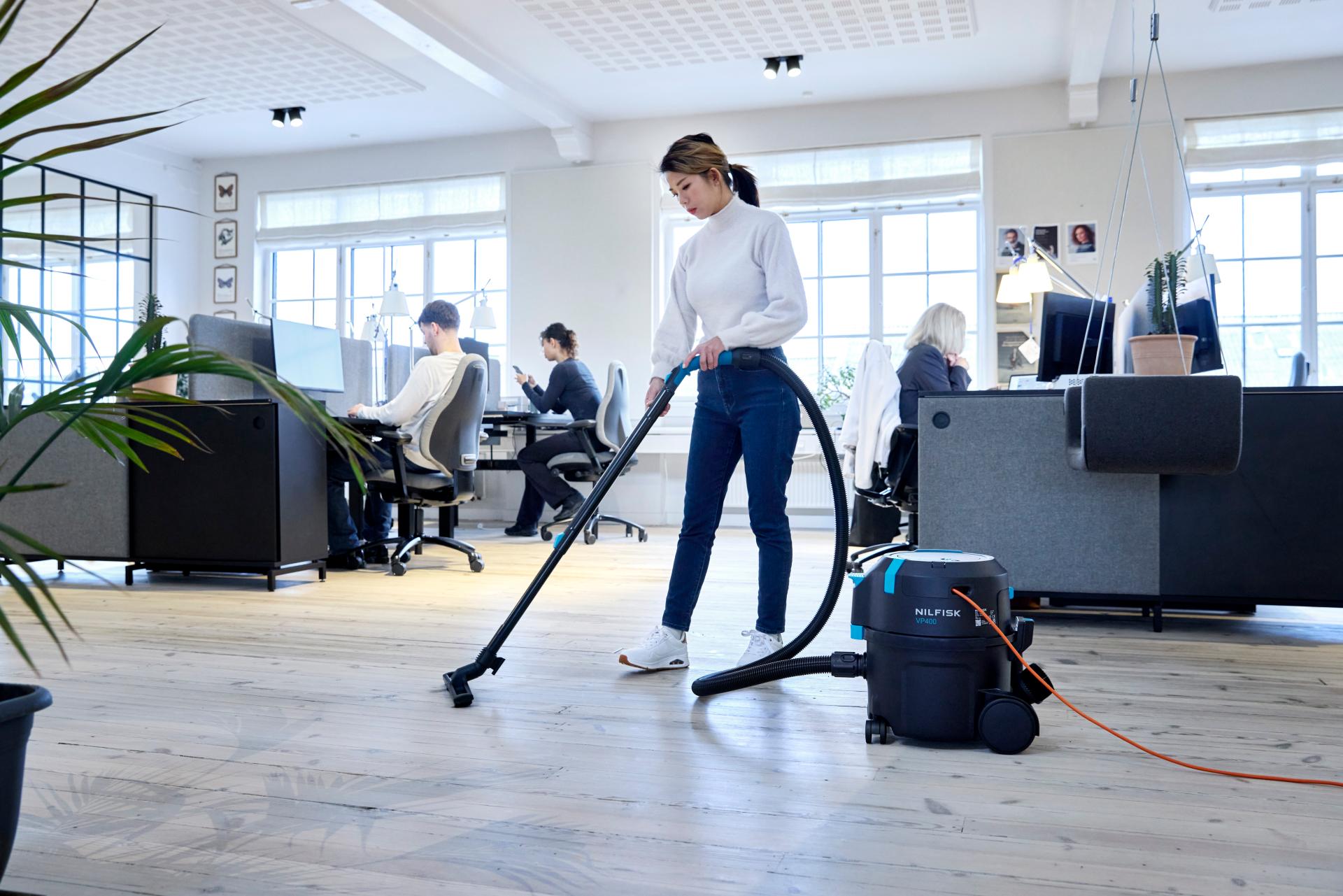 Commercial vacuum cleaners