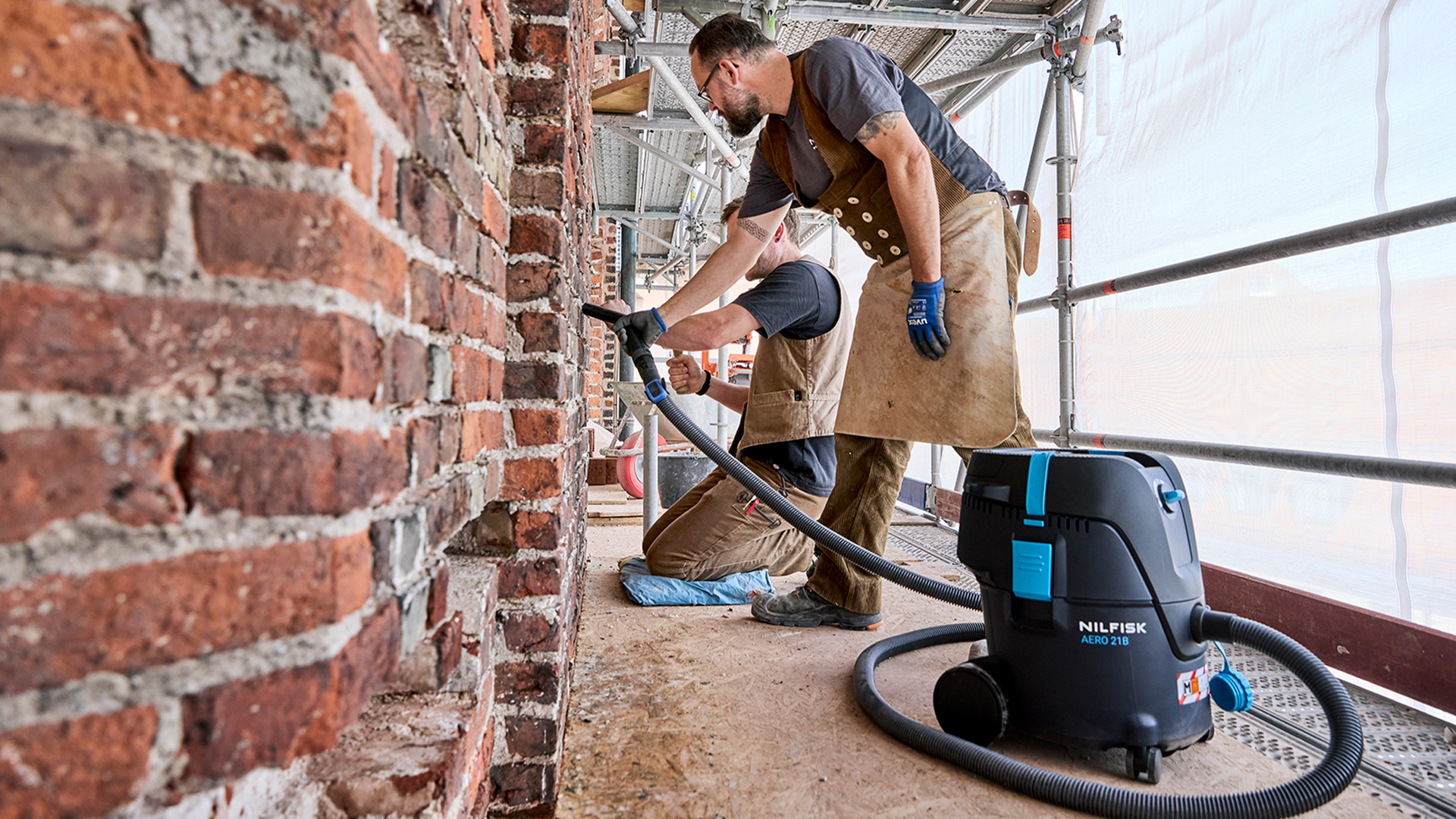 Aspirateur eau et poussières à batterie AERO