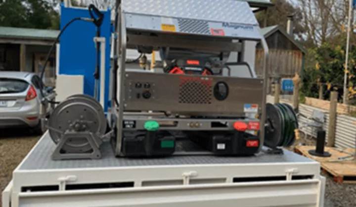 Hot Water Utes - Municipal Councils & Schools